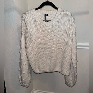 Dot sleeve sweater